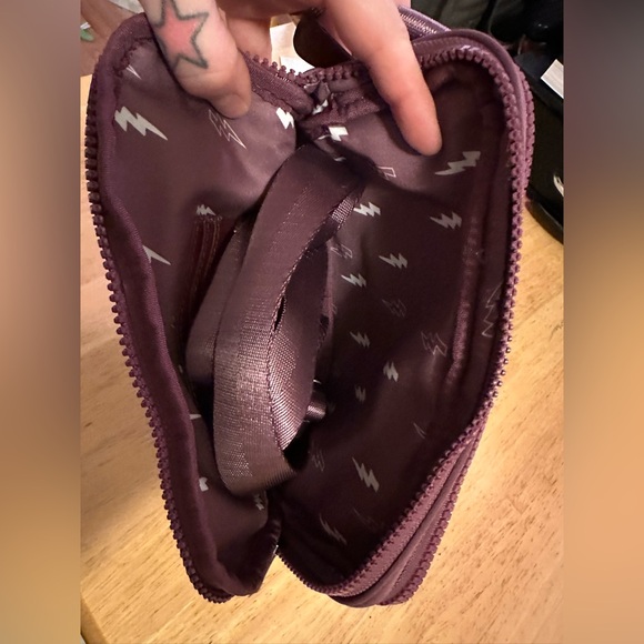 Rad Rev Neoprene Sling in Berry - Picture 4 of 6